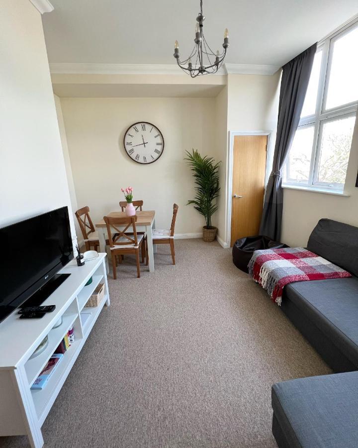 Cosy Town Centre Apartment Close To Beach بورنماوث المظهر الخارجي الصورة